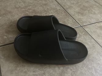 Nike Calm Slides
