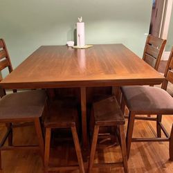 Bar Height Table with 4 Chairs and 2 Stools