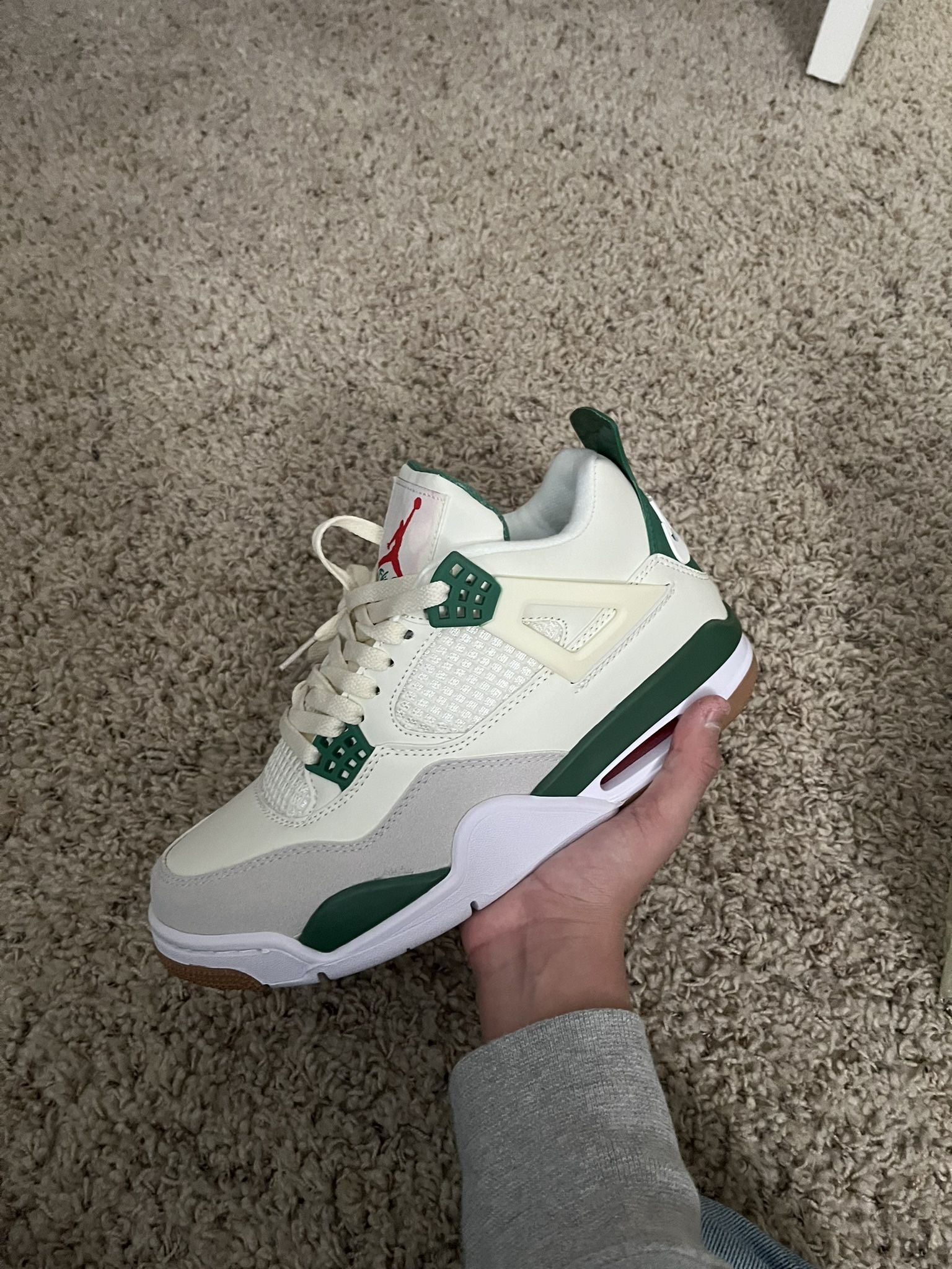Jordan 4 Pine Green