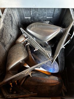 2004-2005 Toyota prius sideview mirrors