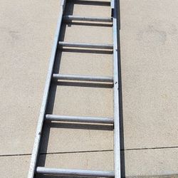 Aluminum Extension Ladder (Max extension 13ft)