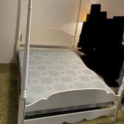 Full Bed Mattress,box Spring And Wood Base 