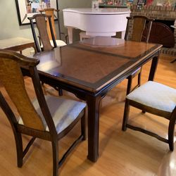 Mahogany dining room table, seats 6 With 2 Extensions