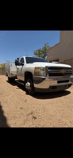 2012 CHEVROLET 3500 HD WITH GENERATOR AND AIR COMPRESSOR