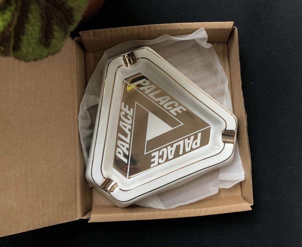 PALACE TRI-FERG CERAMIC ASHTRAY 灰皿 PALACE パレス 灰皿 PALACE TRI-FERG ASH TRAY - メルカリ