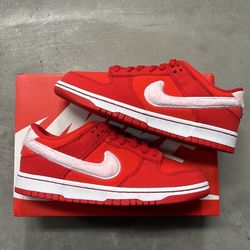 Nike Valentines Day Dunks 