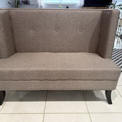 Accent couch 