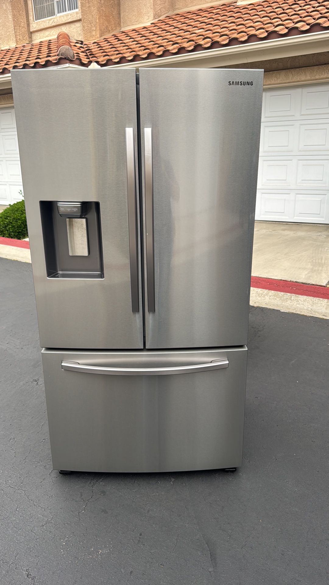 Refrigerator 