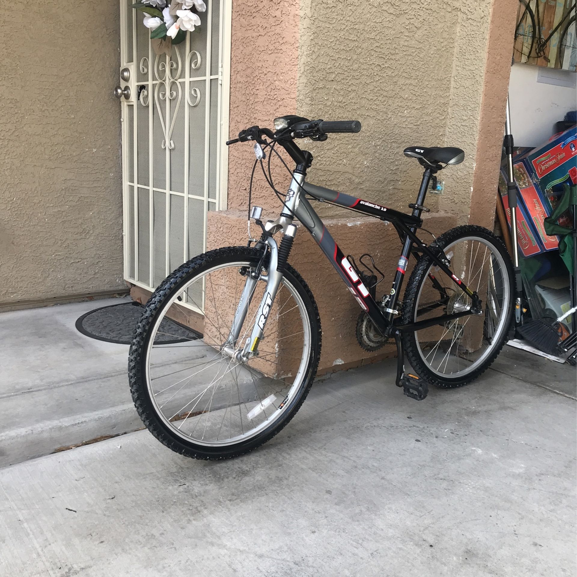 26” GT avalanche 3.0 M 21 Speed for Sale in Las Vegas, NV