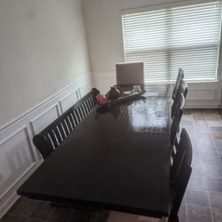 Kitchen Table 9.5 Feet