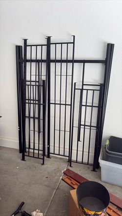 Black Metal Loft Bes