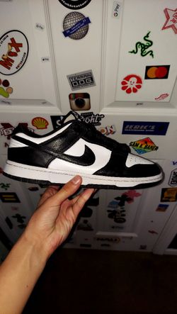 panda dunks size 9.5