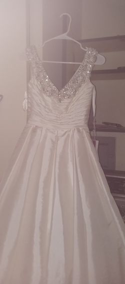 Wedding dress Thumbnail