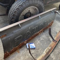Tail Gate