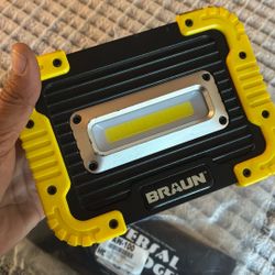 BRAUN 1250 Lumen LED Rechargeable Battery Bank Work Light