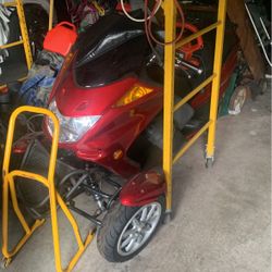 150cc  Scooter 