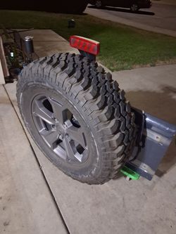 Jeep rear door