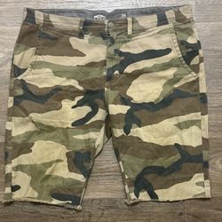 Vans Camouflage Shorts Size 34