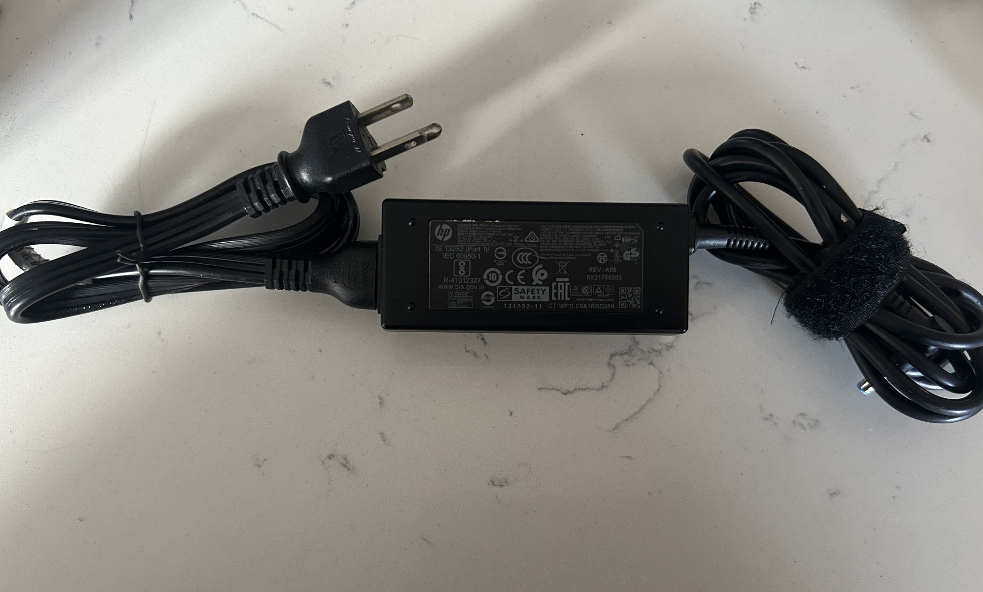 HP HSTNN-LA40 19.5V 2.31A 45W Genuine Original AC Power Adapter Charger