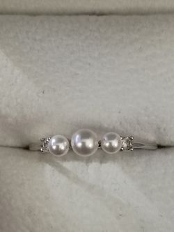 Triple Pearl Silver Band Ring