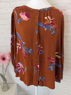 a.n.a floral long sleeve top size M