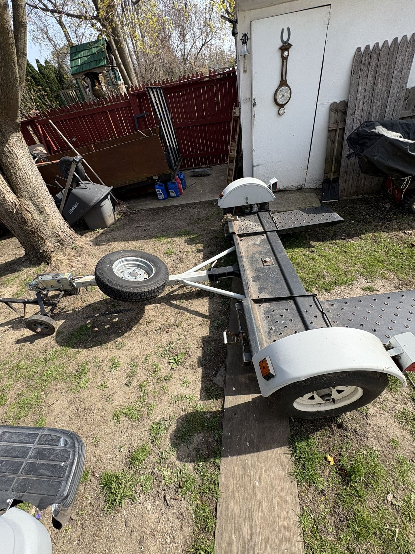 Tow dolly With title