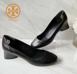 Tory Burch Elizabeth leather pump size 6.5