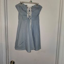 Juniors Strapless Dress. Size Small