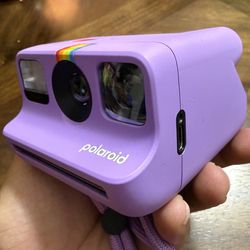 Polaroid Go (Gen 2) with film