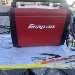 SNAP-ON Synergic Inverter MIG Welder / Model: MIG185i