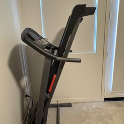 Weslo Cadence G 5.9i Cadence  Folding Treadmill