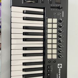 Small MIDI Novation Keyboard