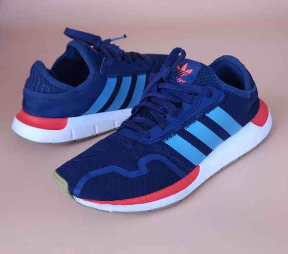 Adidas Unisex Child Swift Run X Size 7