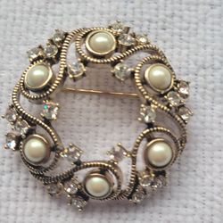 Monet Brooch Faux Pearls And Rhinestones 