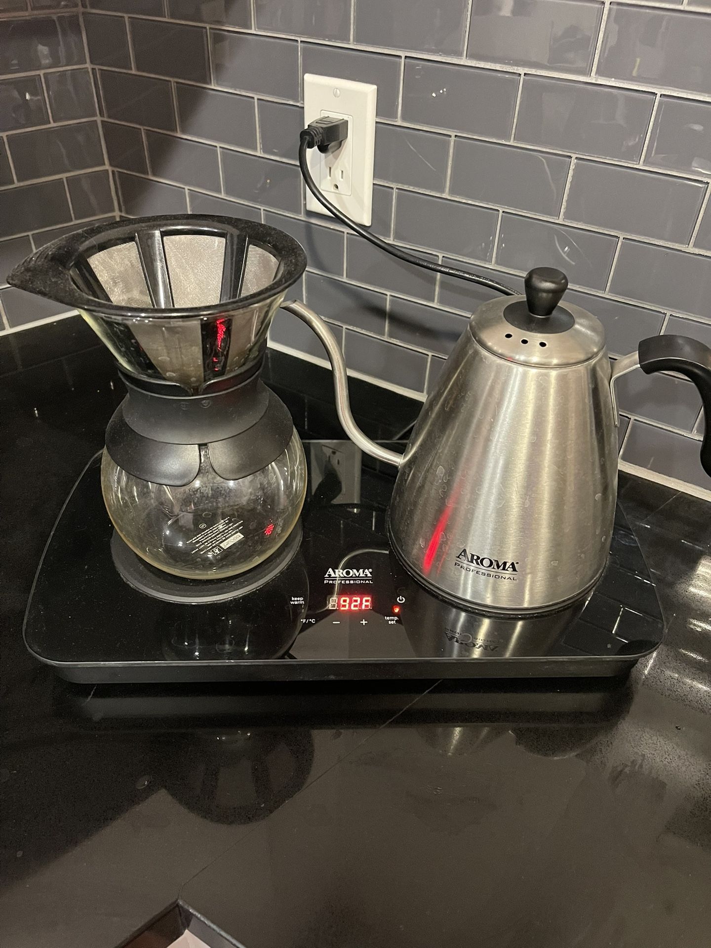 Kettle and Coffee Dripper Carafe *price drop