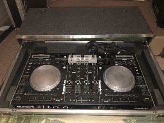 Numark NS6 4 channel with Odyssey case