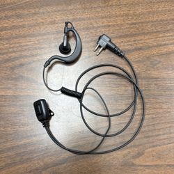 Brand NEW Motorola Walkie-Talkie Radio Earpiece With PTT Mic