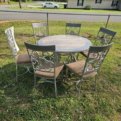 7 Piece Kitchen Table With Chairs  $100  Or Best Offer By Tomorrow 