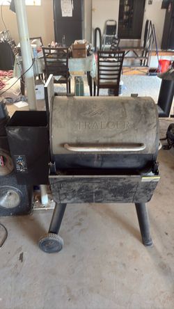 Traeger Pellet Grill Smoker