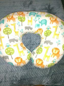 Breastfeeding pillow