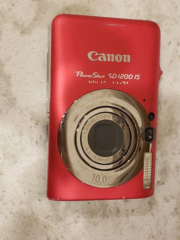 Canon PowerShot SD 1200 IS digital camera