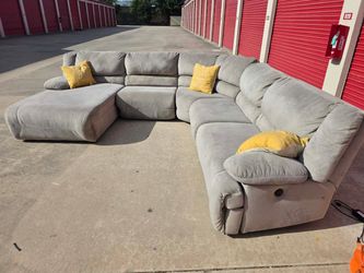 Modular sectional with chaise