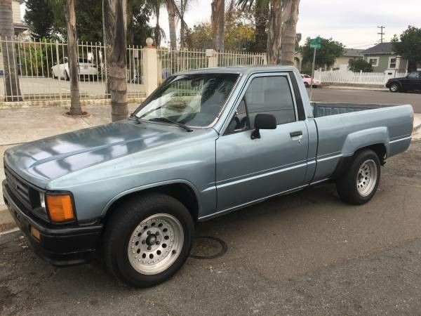 1988 TOYOTA PICKUP 22R for Sale in Chula Vista, CA - OfferUp
