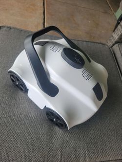 ABOVE GROUND POOL VACUUM ROBOT