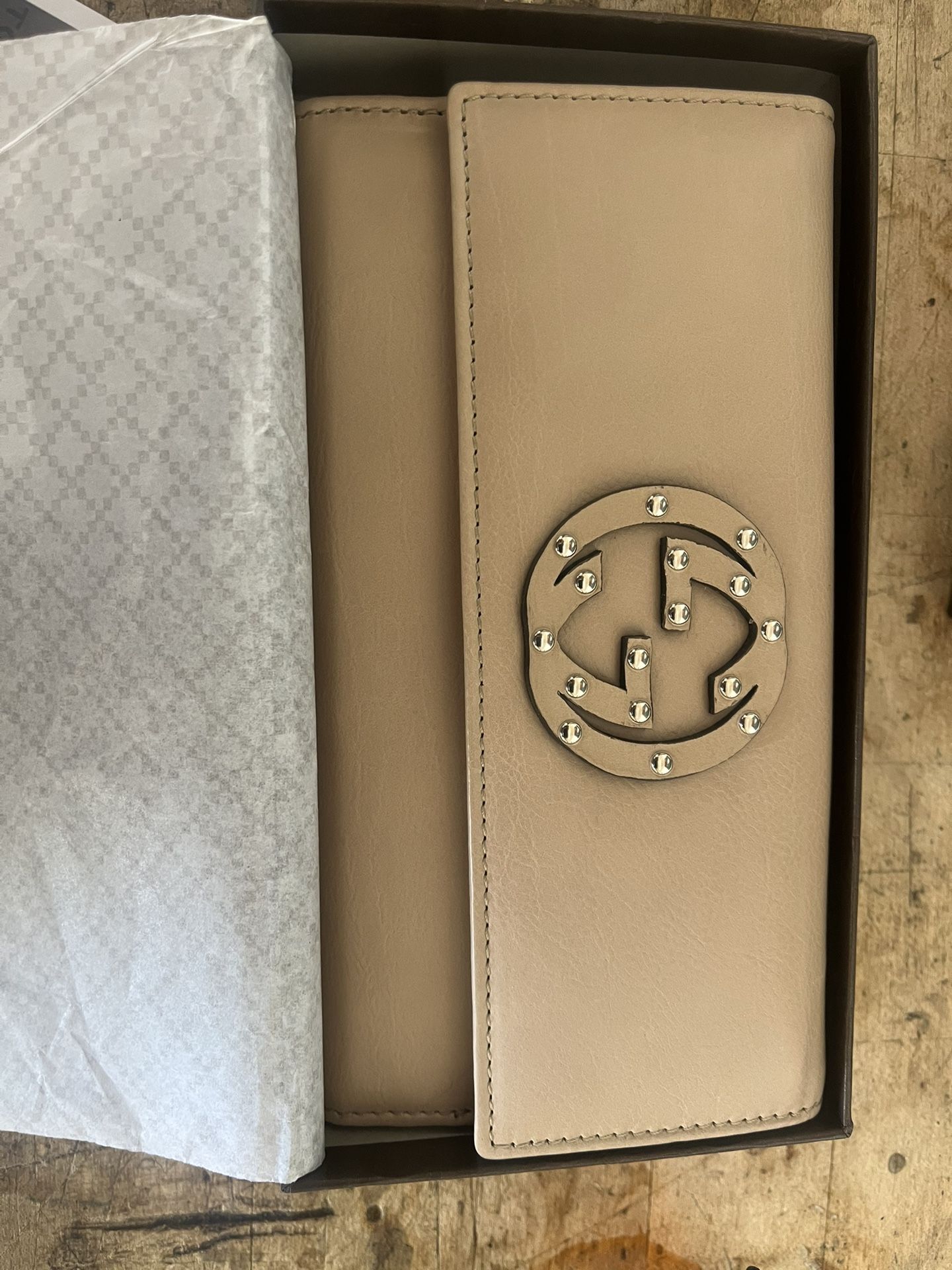 GUCCI brand Wallet (DANDY NEW CHESTER). ••NEW IN BOX••