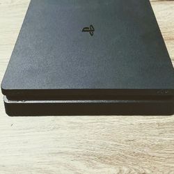 PS4 Like New Comes With Controller 