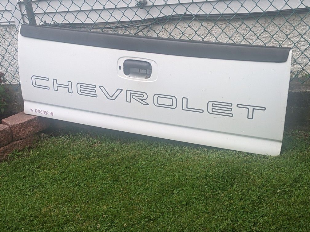 Tailgate 99-06 Silverado