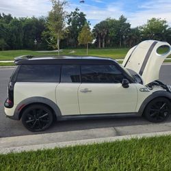 MINI Cooper Clubman S 2012