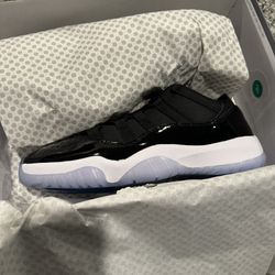 Space Jam 11 Low Size 9 Brand New