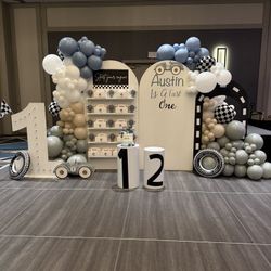 Balloon Garlands & Backdrops